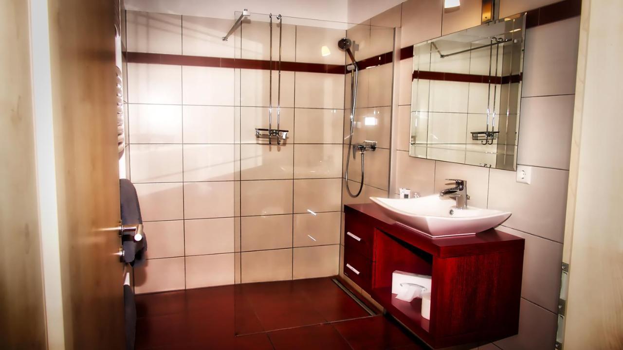 Fritz Hotel & Restaurant Kg ไวล์อัมไรน์ ภายนอก รูปภาพ